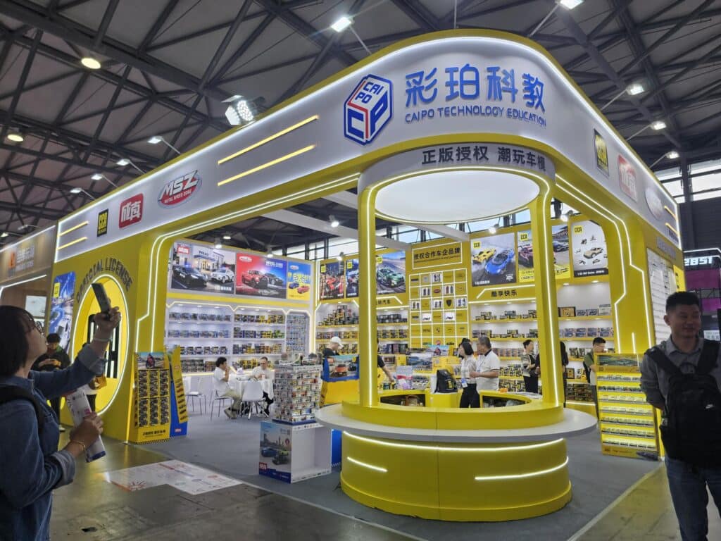 Gian hàng trưng bày xe mô hình MSZ và CCA tại China Toy Expo 2026 ở Thượng Hải